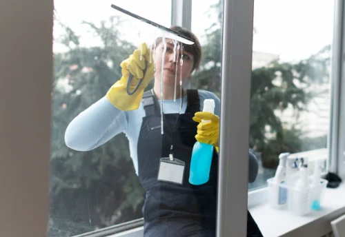 Nettoyage de vitres intérieures et extérieures à Saclay